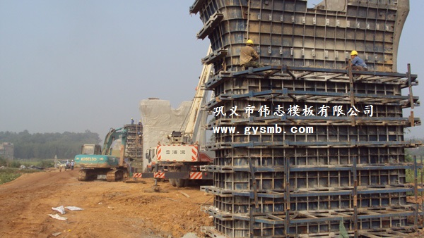 橋梁鋼模板生產(chǎn)現(xiàn)場